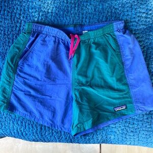 Patagonia two tone baggie shorts sz Small